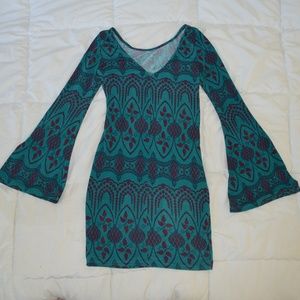 Hippy dress with flare sleeves